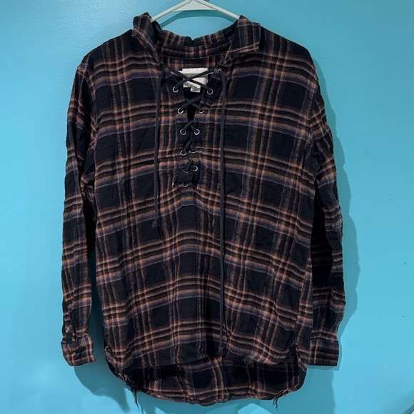 American Eagle Plaid long sleeve top - Picture 1 of 5